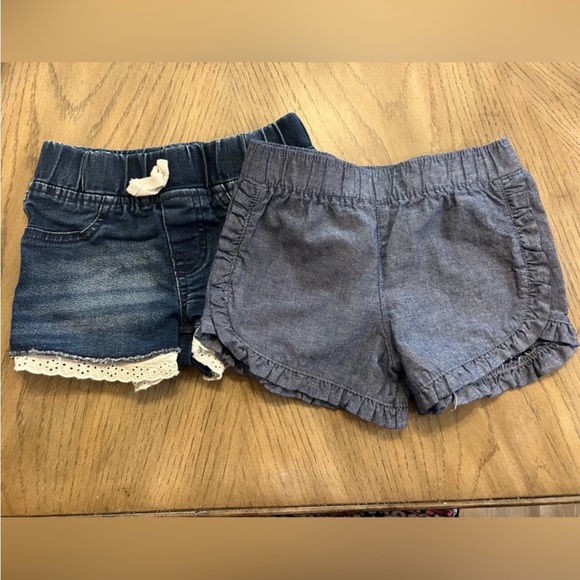 Denim shorts 2 pair size 4T - Picture 1 of 9